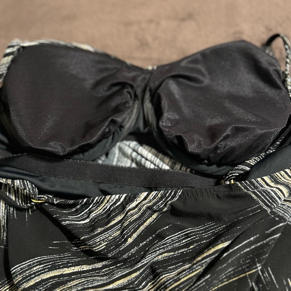 Magicsuit one piece top size 14 Black and white print NEW - Picture 6 of 6